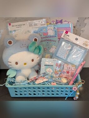 Sanrio Hello Kitty Plush & Friends Kawaii Bundle